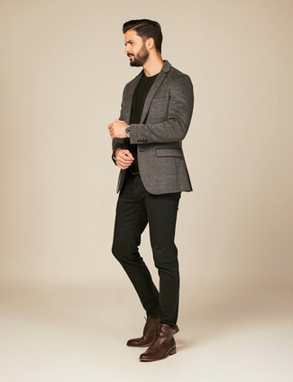 Un jean à porter avec un blazer gris