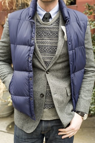 Un jean à porter avec un blazer gris