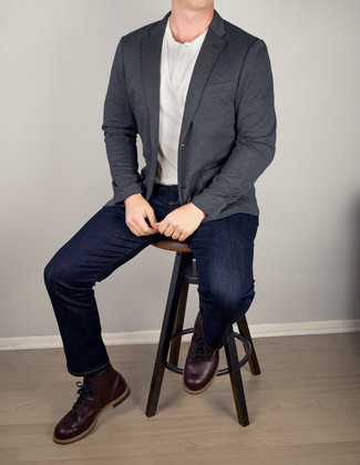 Un jean à porter avec un blazer gris