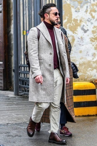 Un jean à porter avec un blazer gris