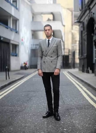 Un jean à porter avec un blazer gris