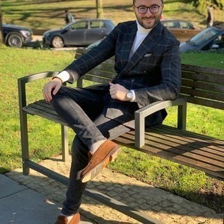 Un jean à porter avec un blazer gris