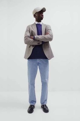 Un jean à porter avec un blazer gris à l'adolescence