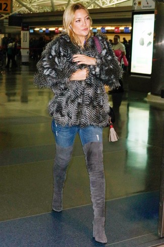 Comment porter des bottes grises pour un style elégantes quand il fait froid