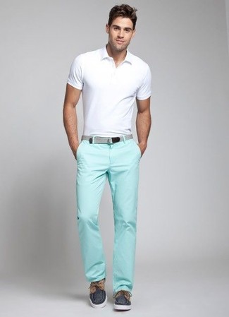 Comment porter une ceinture en toile grise en été