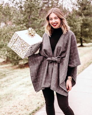Comment porter un manteau cape gris