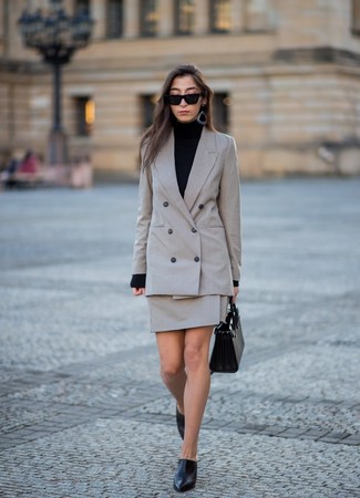 Comment porter un blazer croisé à carreaux gris