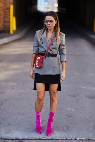 Comment porter un blazer croisé à carreaux gris