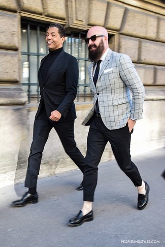 Comment porter une veste à carreaux grise en été