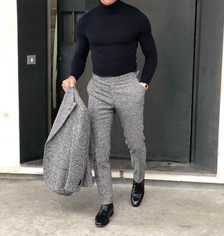 Comment porter un costume en laine à carreaux gris