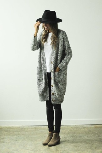 Comment porter un cardigan épaisse gris