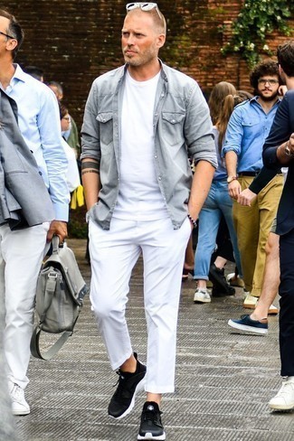 Comment porter une chemise en jean grise