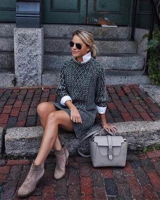 Comment porter une robe grise