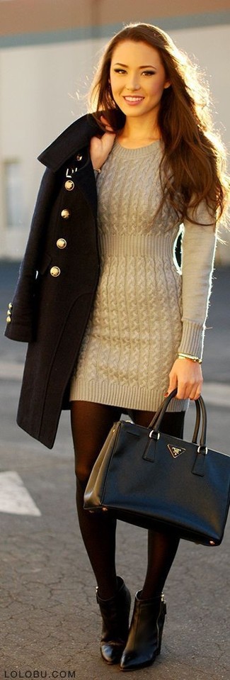 Comment porter une robe grise
