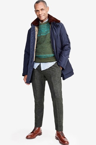 Des bottes brogue à porter avec un pantalon de costume gris