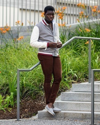 Comment porter des espadrilles grises au printemps