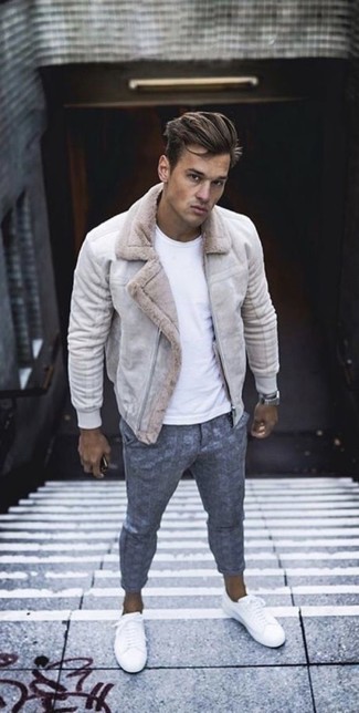 Comment porter un pantalon en vichy gris quand il fait frais