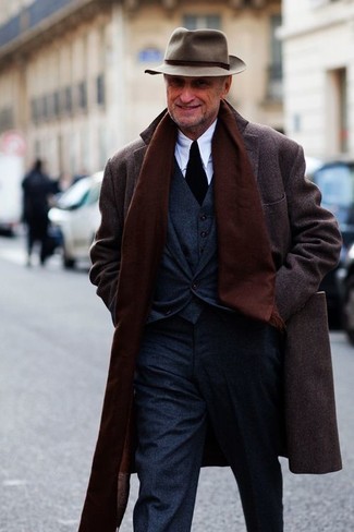 Comment porter un chapeau gris