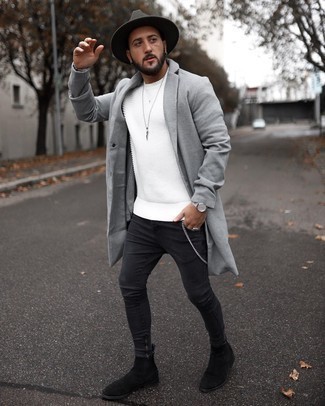 Comment porter un chapeau gris pour un style chic decontractés quand il fait froid