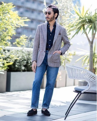 Comment porter un blazer à chevrons gris