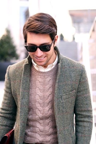 Comment porter un blazer à chevrons gris