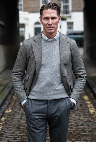 Comment porter un blazer à chevrons gris