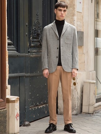 Comment porter un blazer en pied-de-poule gris