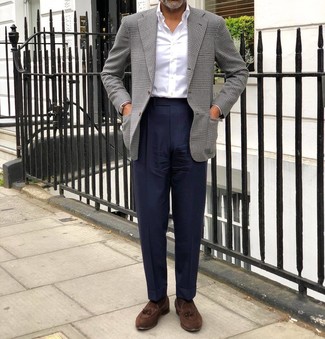 Comment porter un blazer en pied-de-poule gris