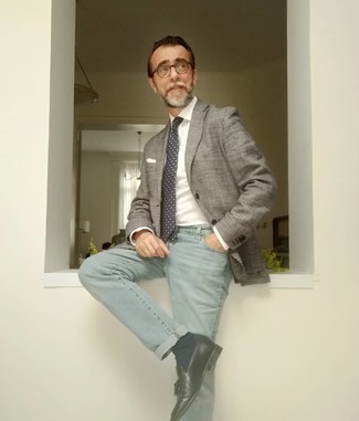 Comment porter un blazer en pied-de-poule gris
