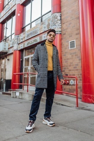 Comment porter un manteau en pied-de-poule gris quand il fait froid à 30 ans