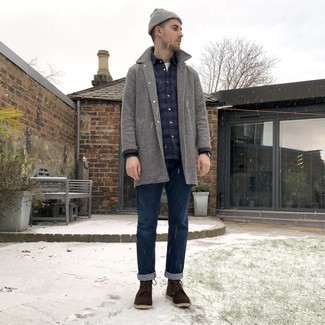Comment porter un manteau en pied-de-poule gris quand il fait froid à 30 ans