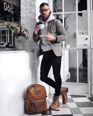 Comment porter une veste grise pour un style decontractés