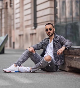 Comment porter une veste grise pour un style relax