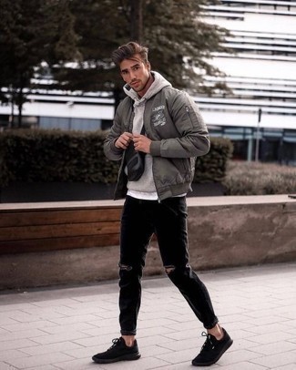 Comment porter une veste grise pour un style relax