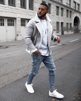 Comment porter une veste grise pour un style relax quand il fait froid