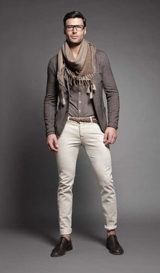 Comment porter une veste grise