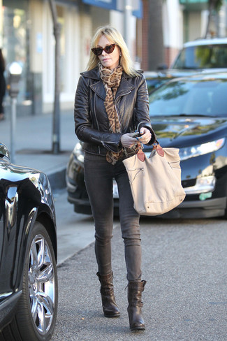 Comment porter un jean gris