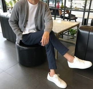 Comment porter un cardigan en tricot gris