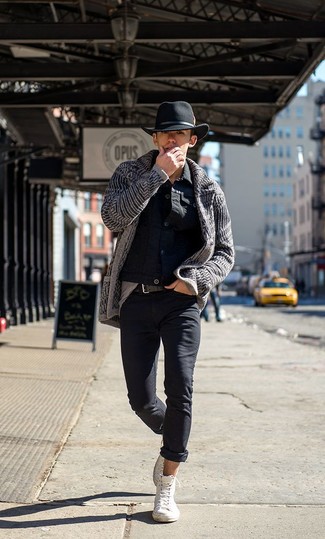 Comment porter un cardigan en tricot gris