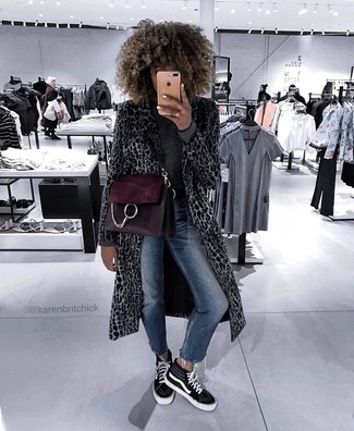 Comment porter un manteau imprimé léopard gris