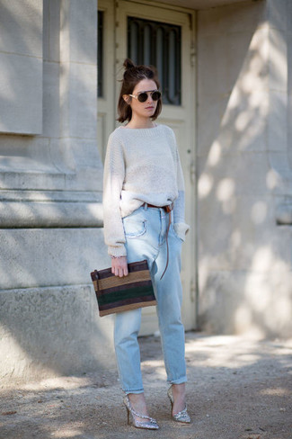 Des escarpins à porter avec un pull surdimensionné gris
