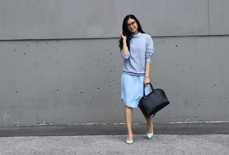 Des escarpins à porter avec un pull surdimensionné gris