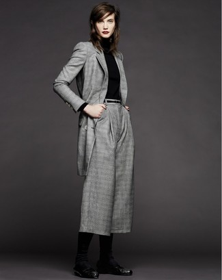 Comment porter un blazer écossais gris