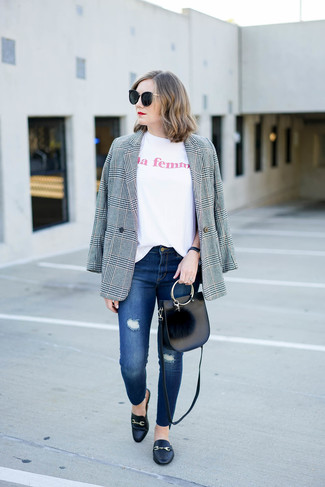 Comment porter un blazer écossais gris