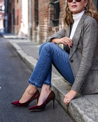 Comment porter un blazer écossais gris