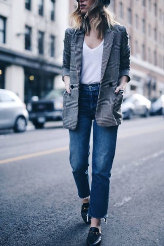 Comment porter un blazer écossais gris