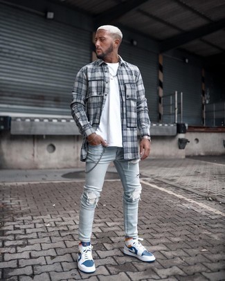Comment porter une chemise à manches longues en flanelle écossaise grise