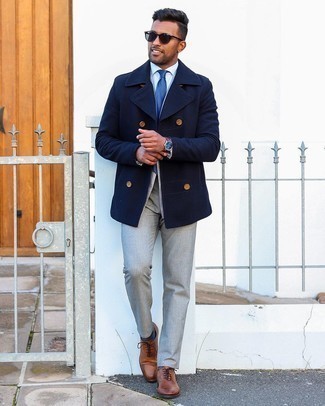 Comment porter une veste écossaise grise quand il fait froid