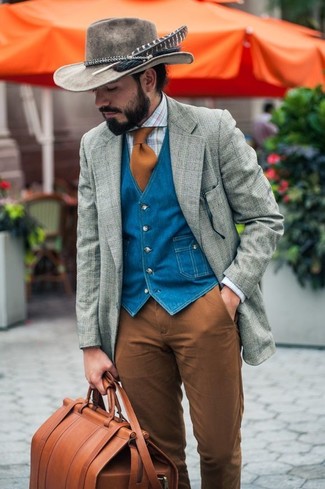 Comment porter un blazer en laine écossais gris