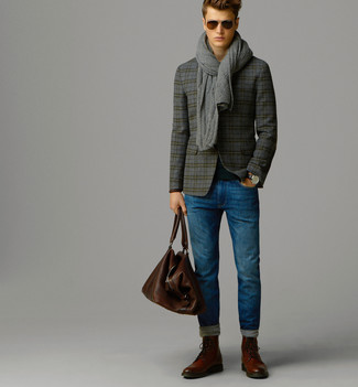 Comment porter un blazer en laine écossais gris